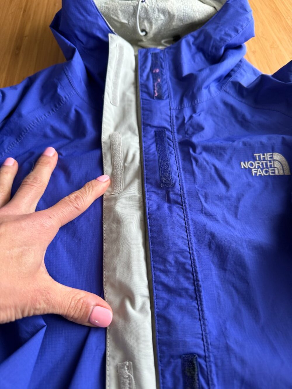 The North Face Rain Coat Jacket EUC - Picture 5 of 16